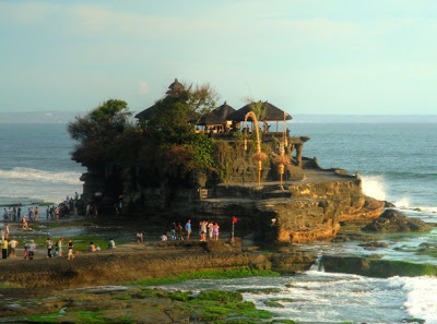 Op vakantie op Bali naar Tanah Lot.