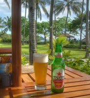 Een frisse Bintang in het Bluebird Hotel op Lombok