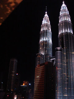 Petronas Towers gezien vanuit Maya, een design hotel in Kuala Lumpur 