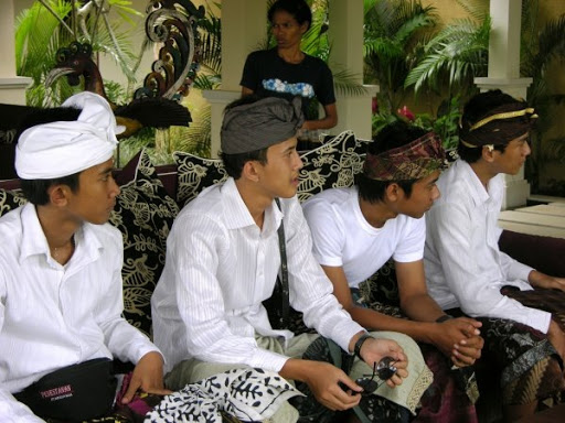 Saraswati meeting in een klein hotel in Ubud