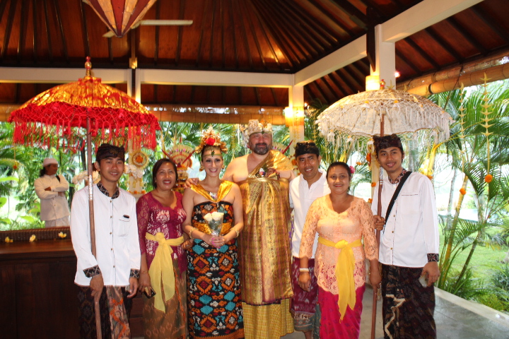 Balinese Trouwceremonie in Villa Sabandari